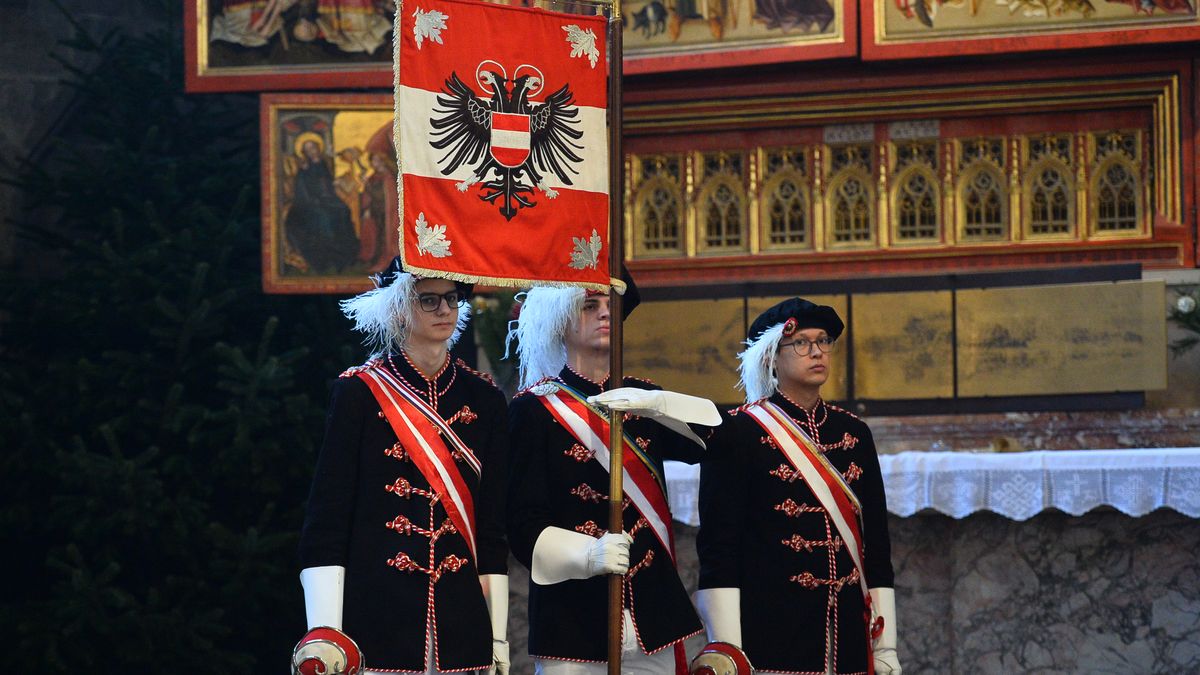 Vídeň se loučí s Karlem Schwarzenbergem. Byl to Evropan, řekli rakouský prezident i kardinál
